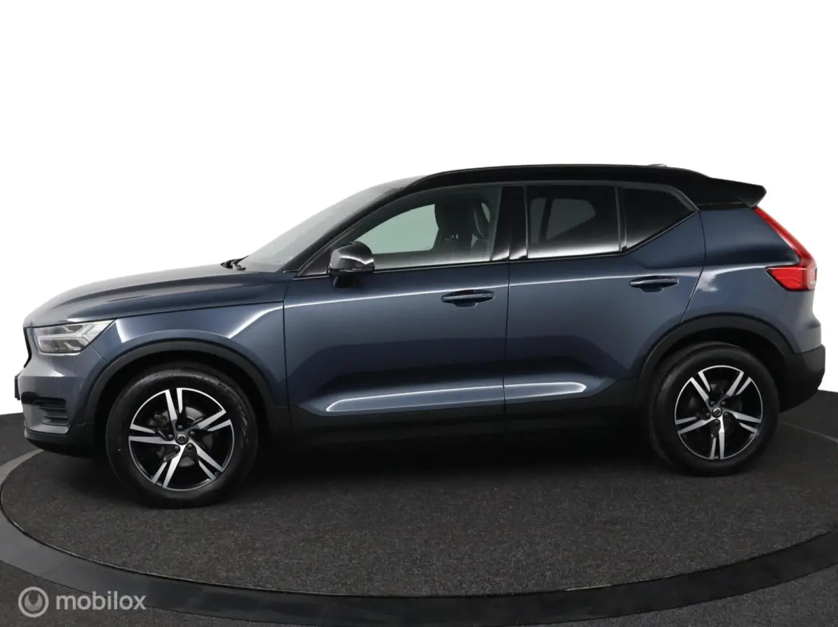 1.5 T2 R-Design | Adaptive Cruise | Camera | Harman Kardon | Verwarmbaar stuurwiel & Voorstoelen | Privacy Glass