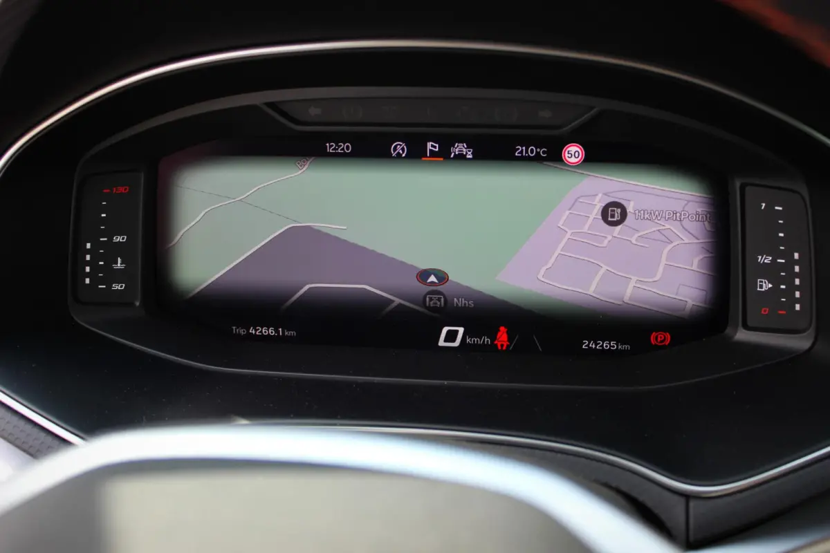 1.0 EcoTSI FR Black Edition // Sfeerverlichting | Virtual Cockpit | Keyless | Navi. | CarPlay & Android Auto | Stoelverwarming | Cruise control adaptief