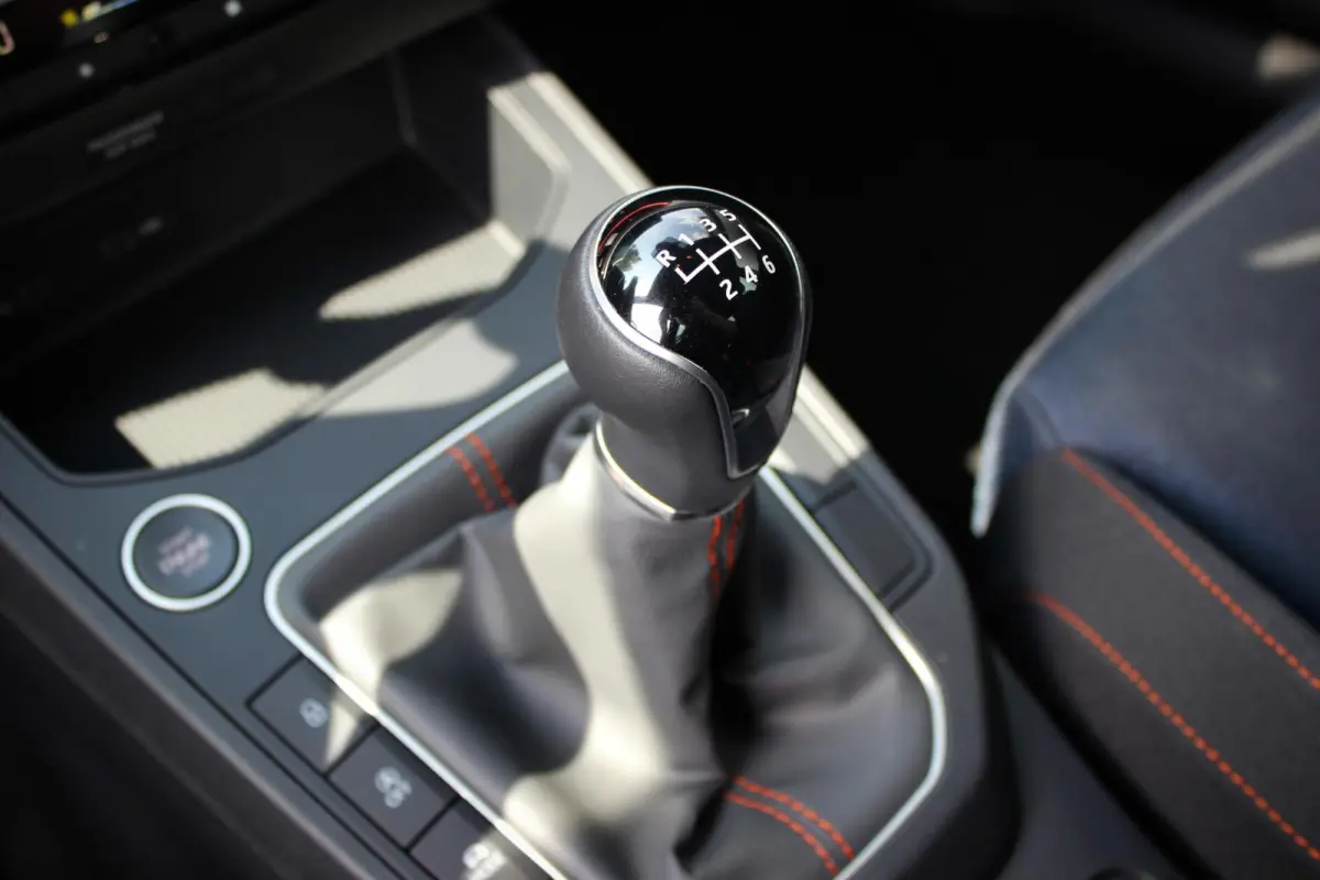 1.0 EcoTSI FR Black Edition // Sfeerverlichting | Virtual Cockpit | Keyless | Navi. | CarPlay & Android Auto | Stoelverwarming | Cruise control adaptief