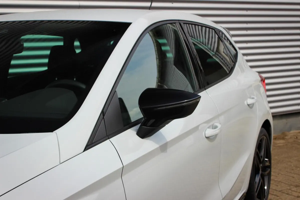1.0 EcoTSI FR Black Edition // Sfeerverlichting | Virtual Cockpit | Keyless | Navi. | CarPlay & Android Auto | Stoelverwarming | Cruise control adaptief