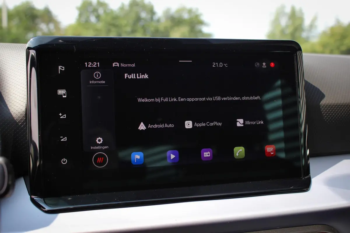 1.0 EcoTSI FR Black Edition // Sfeerverlichting | Virtual Cockpit | Keyless | Navi. | CarPlay & Android Auto | Stoelverwarming | Cruise control adaptief