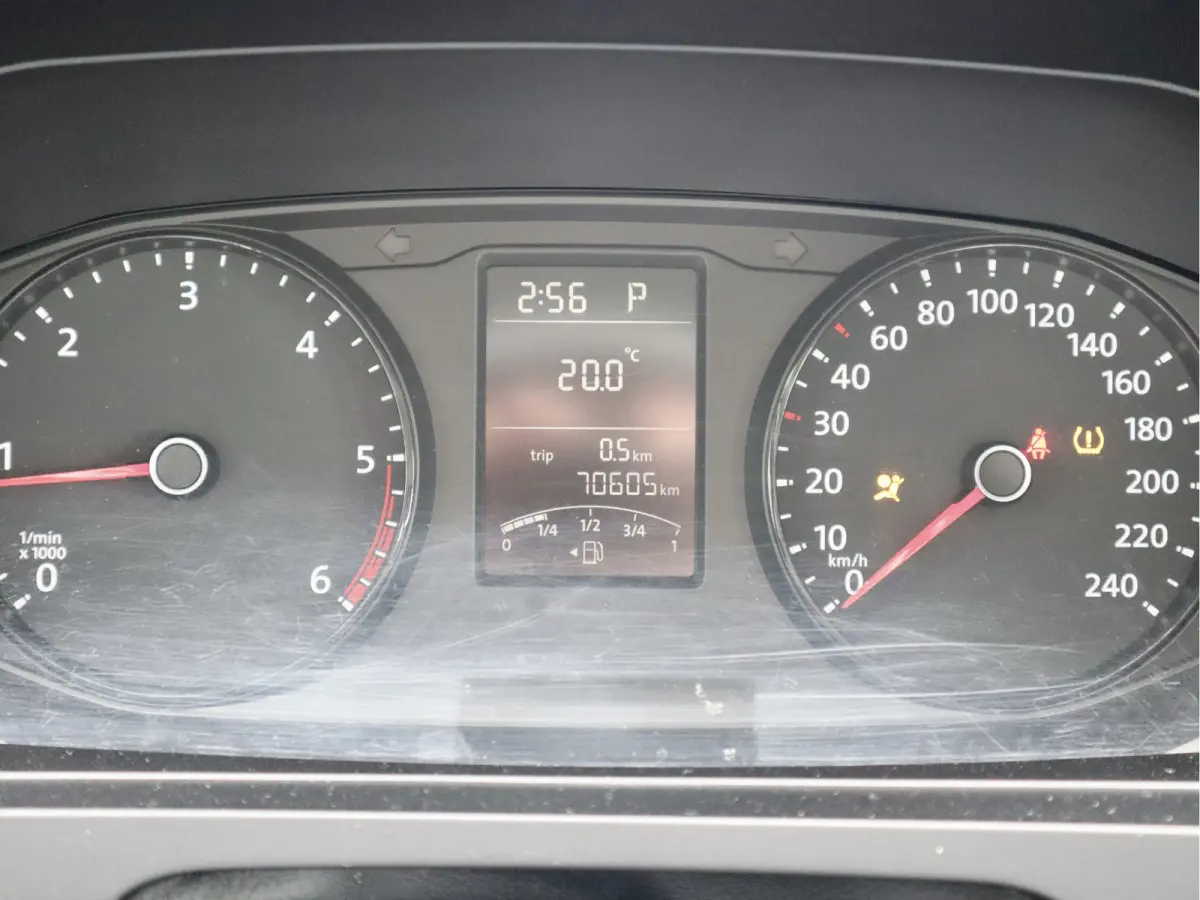 2.0 TDI DSG 8 PERSOONS