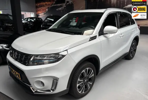 1.4 Boosterjet Style Smart Hybrid / Carplay / Panorama Dak