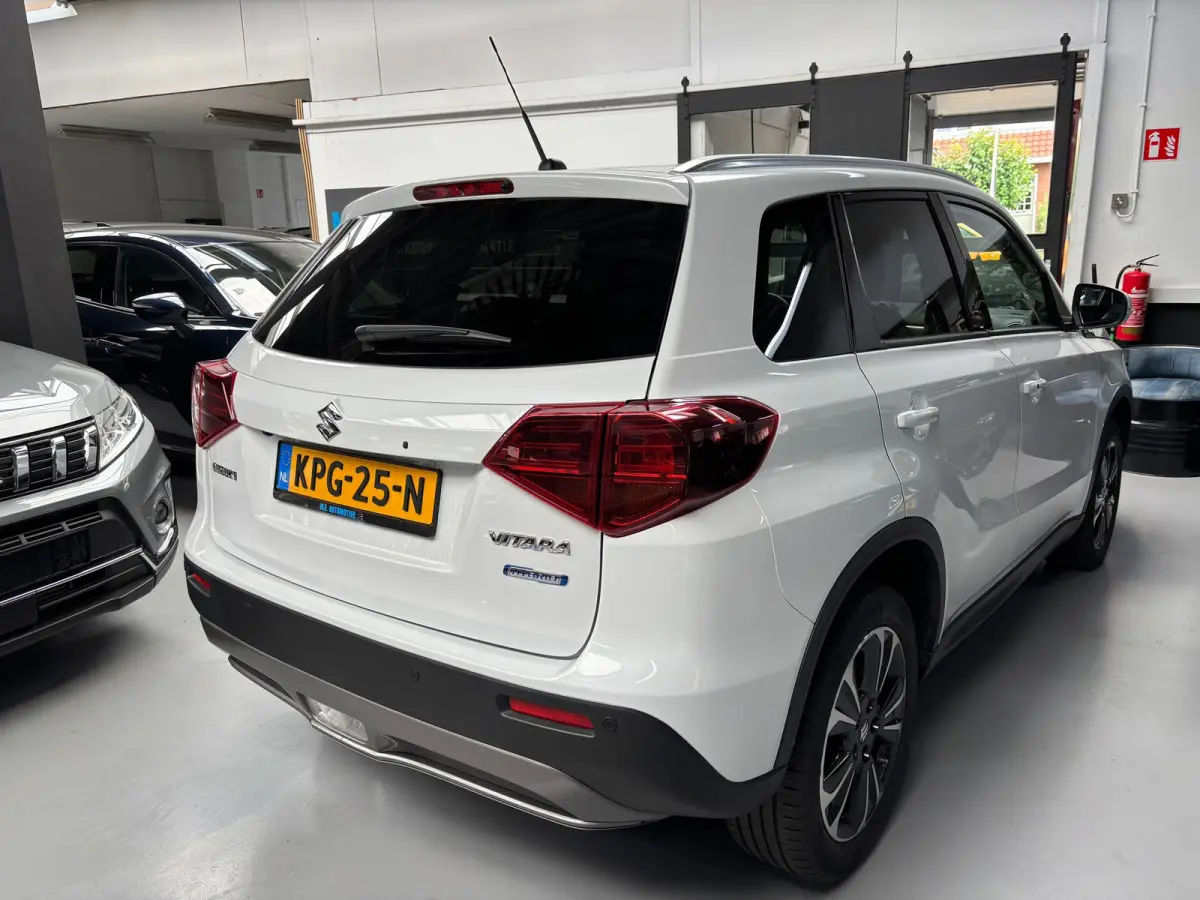 1.4 Boosterjet Style Smart Hybrid / Carplay / Panorama Dak