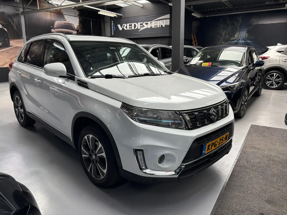 1.4 Boosterjet Style Smart Hybrid / Carplay / Panorama Dak