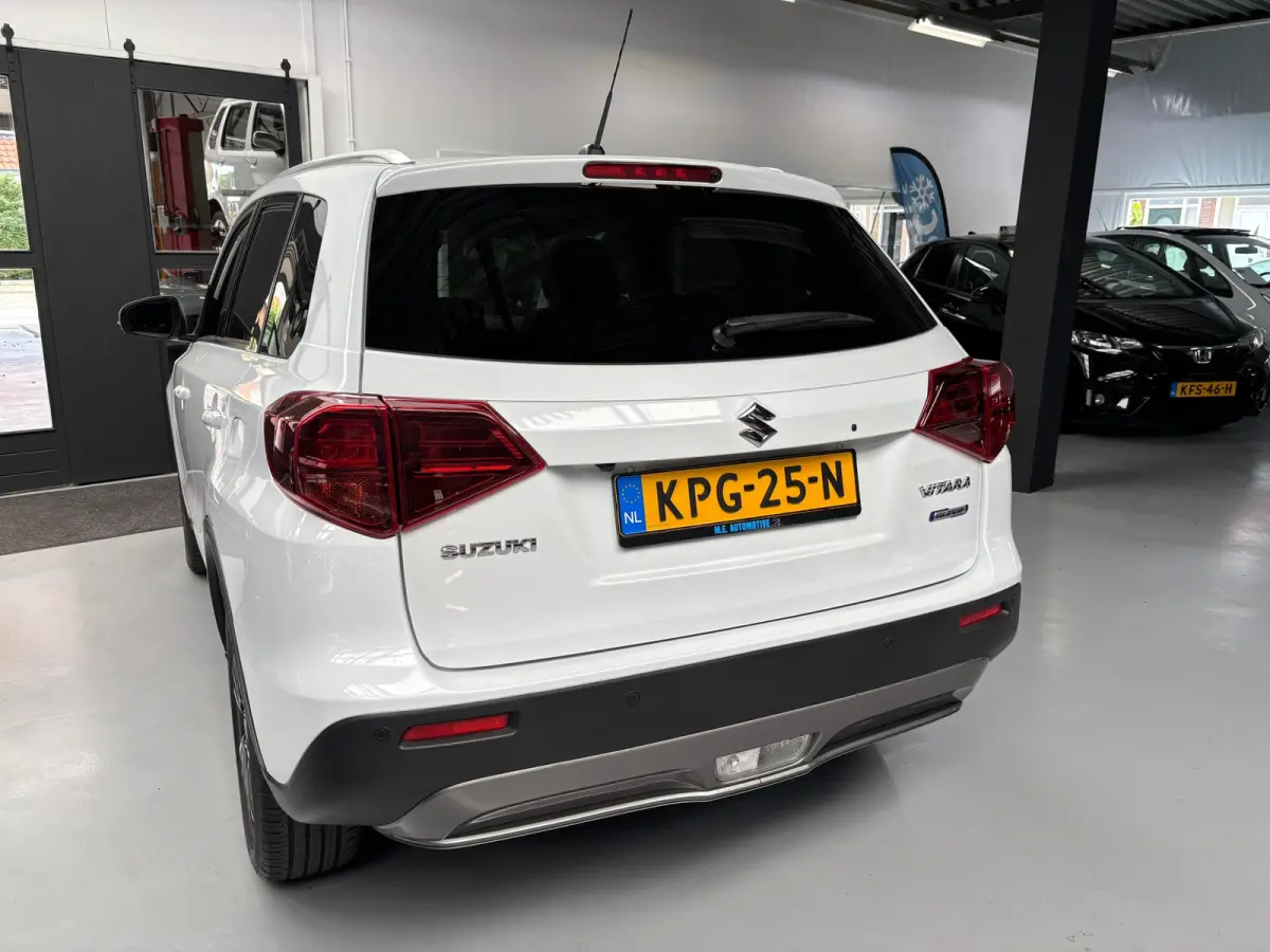 1.4 Boosterjet Style Smart Hybrid / Carplay / Panorama Dak