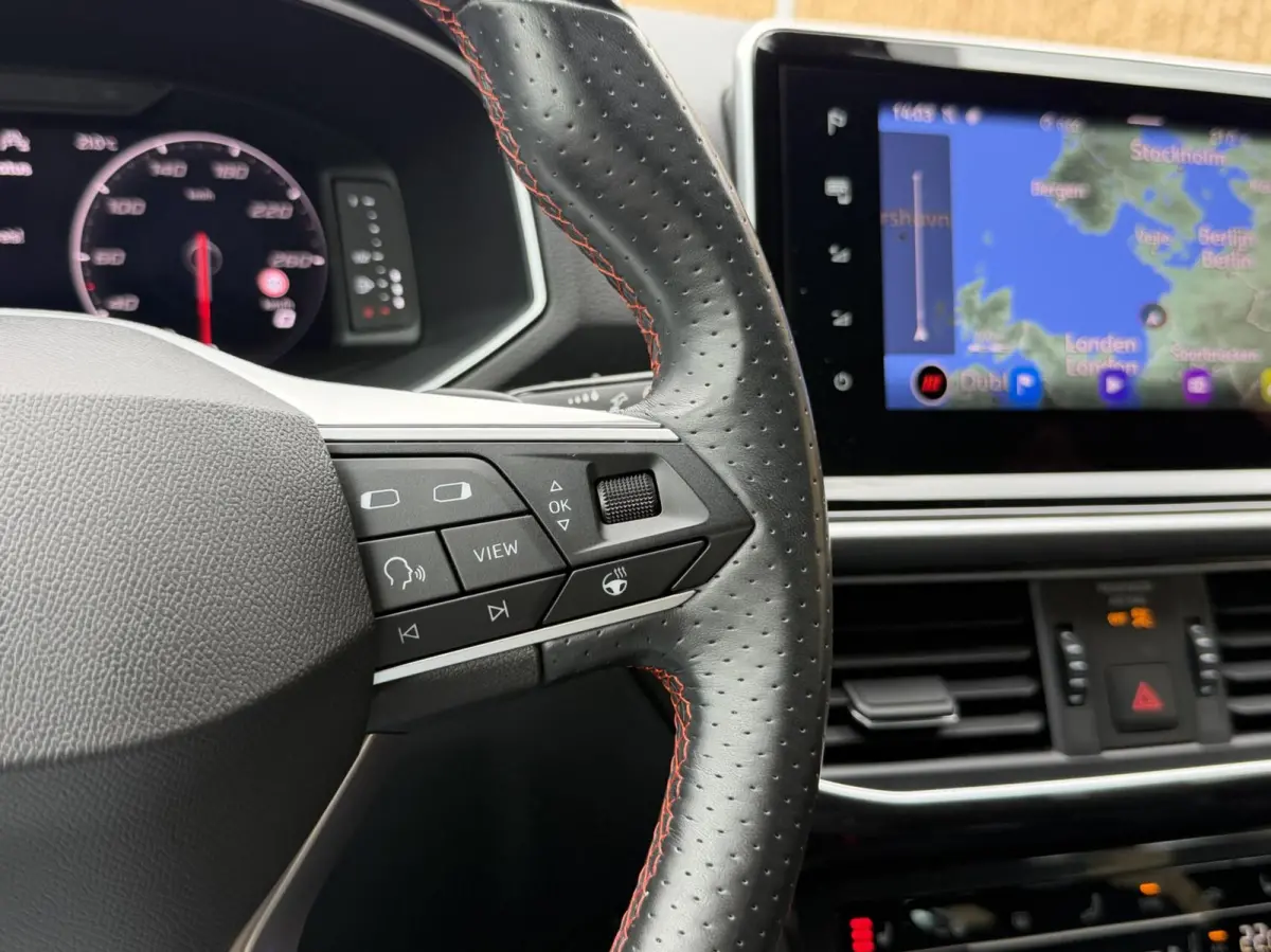 1.5 TSI FR Business Intense Automaat | 360 graden camera | Voorstoelen en achterbank verwarmd | Stuur verwarmd | Apple CarPlay/Android Auto | 19 inch lichtmetalen velgen | DAB ontvanger | Pa