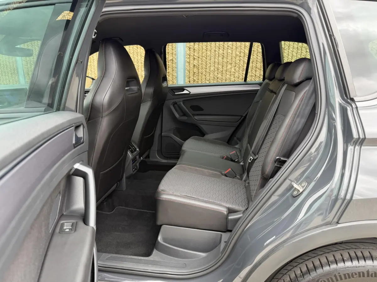 1.5 TSI FR Business Intense Automaat | 360 graden camera | Voorstoelen en achterbank verwarmd | Stuur verwarmd | Apple CarPlay/Android Auto | 19 inch lichtmetalen velgen | DAB ontvanger | Pa