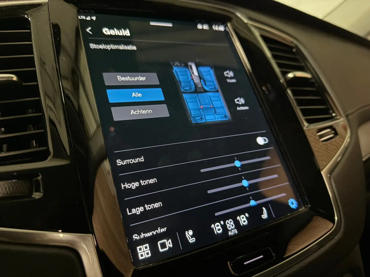T8 AWD Recharge Plus Bright | Luchtvering | 360° Camera | Harman Kardon | 455pk | Adaptieve Cruise Control | Standkachel met Volvo On Call App | Stoelverwarming voor+achter | Stuurwielverwa