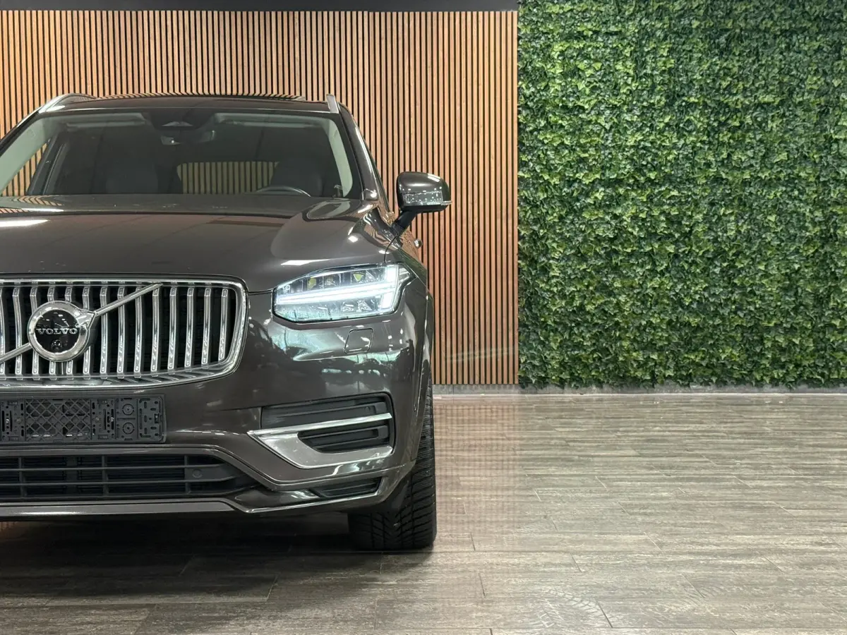 T8 AWD Recharge Plus Bright | Luchtvering | 360° Camera | Harman Kardon | 455pk | Adaptieve Cruise Control | Standkachel met Volvo On Call App | Stoelverwarming voor+achter | Stuurwielverwa