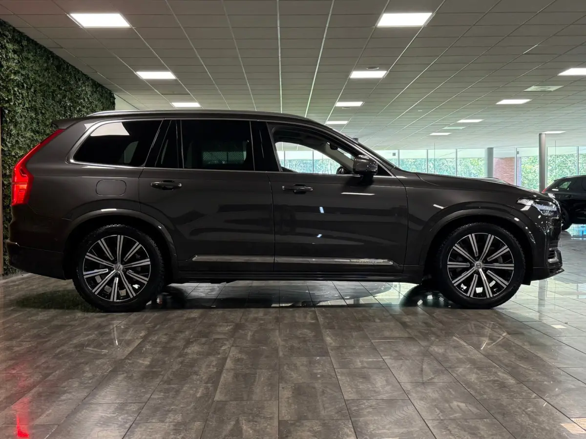 T8 AWD Recharge Plus Bright | Luchtvering | 360° Camera | Harman Kardon | 455pk | Adaptieve Cruise Control | Standkachel met Volvo On Call App | Stoelverwarming voor+achter | Stuurwielverwa