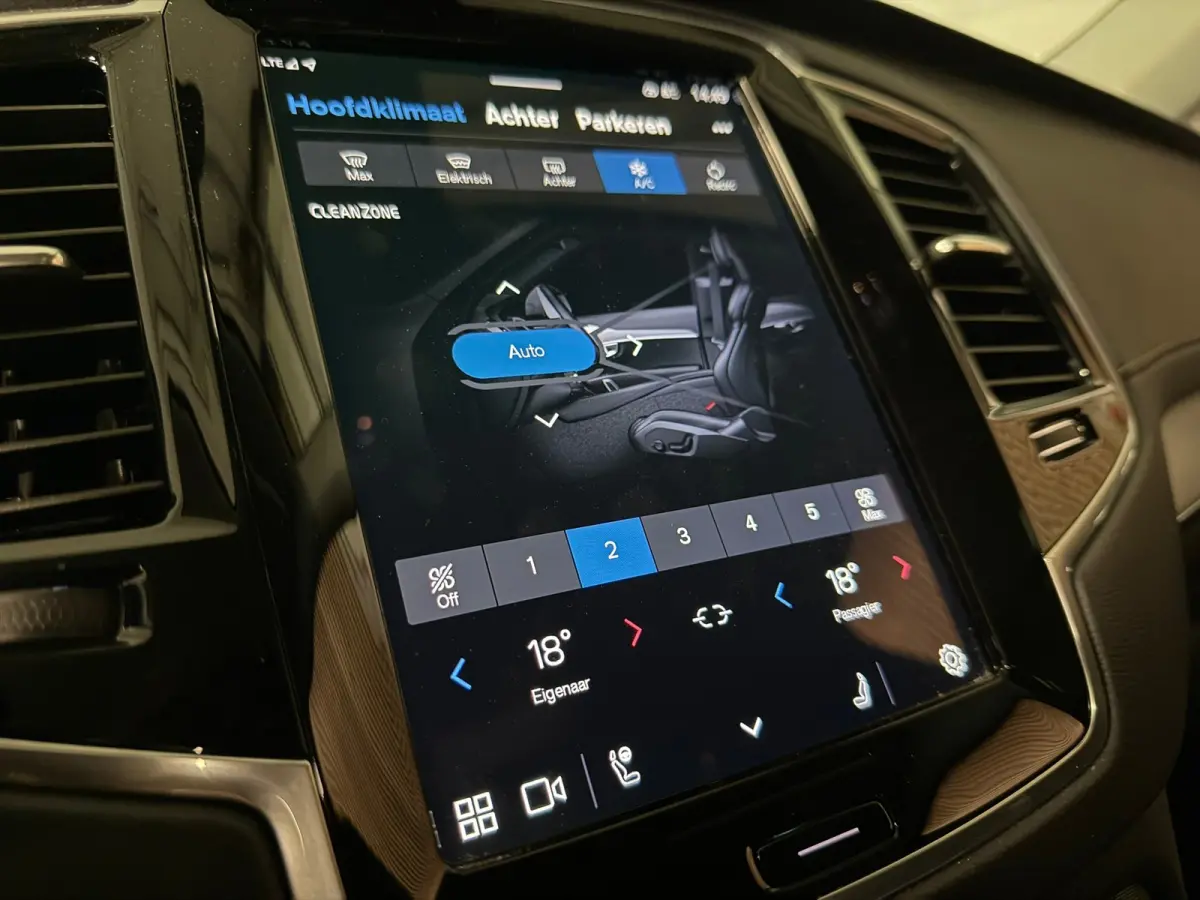 T8 AWD Recharge Plus Bright | Luchtvering | 360° Camera | Harman Kardon | 455pk | Adaptieve Cruise Control | Standkachel met Volvo On Call App | Stoelverwarming voor+achter | Stuurwielverwa