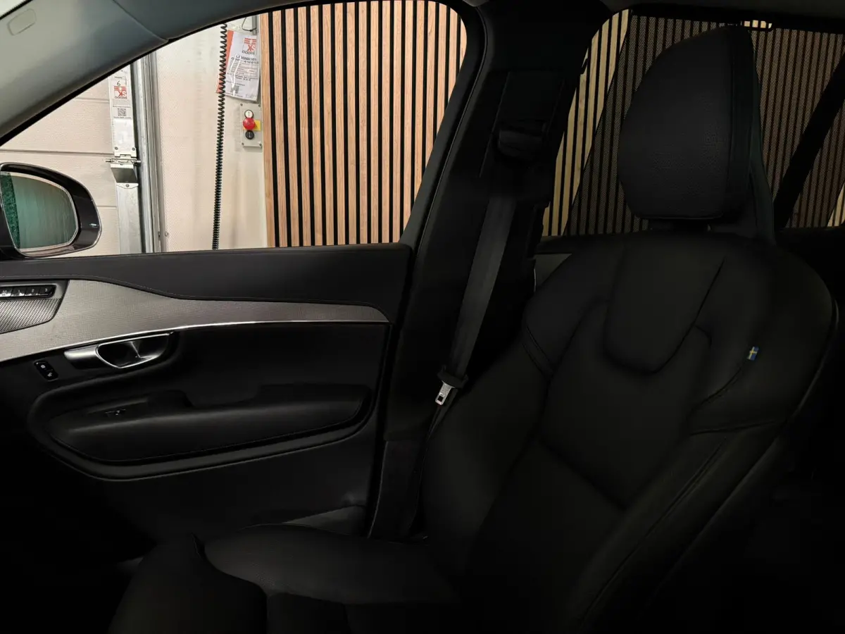 T8 AWD Recharge Plus Bright | Luchtvering | 360° Camera | Harman Kardon | 455pk | Adaptieve Cruise Control | Standkachel met Volvo On Call App | Stoelverwarming voor+achter | Stuurwielverwa