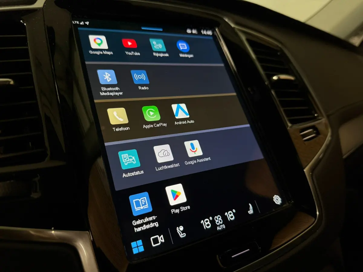 T8 AWD Recharge Plus Bright | Luchtvering | 360° Camera | Harman Kardon | 455pk | Adaptieve Cruise Control | Standkachel met Volvo On Call App | Stoelverwarming voor+achter | Stuurwielverwa