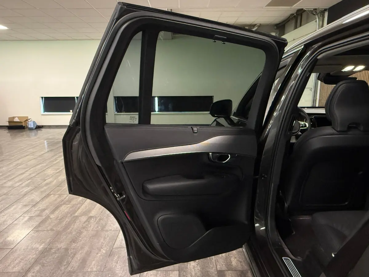T8 AWD Recharge Plus Bright | Luchtvering | 360° Camera | Harman Kardon | 455pk | Adaptieve Cruise Control | Standkachel met Volvo On Call App | Stoelverwarming voor+achter | Stuurwielverwa