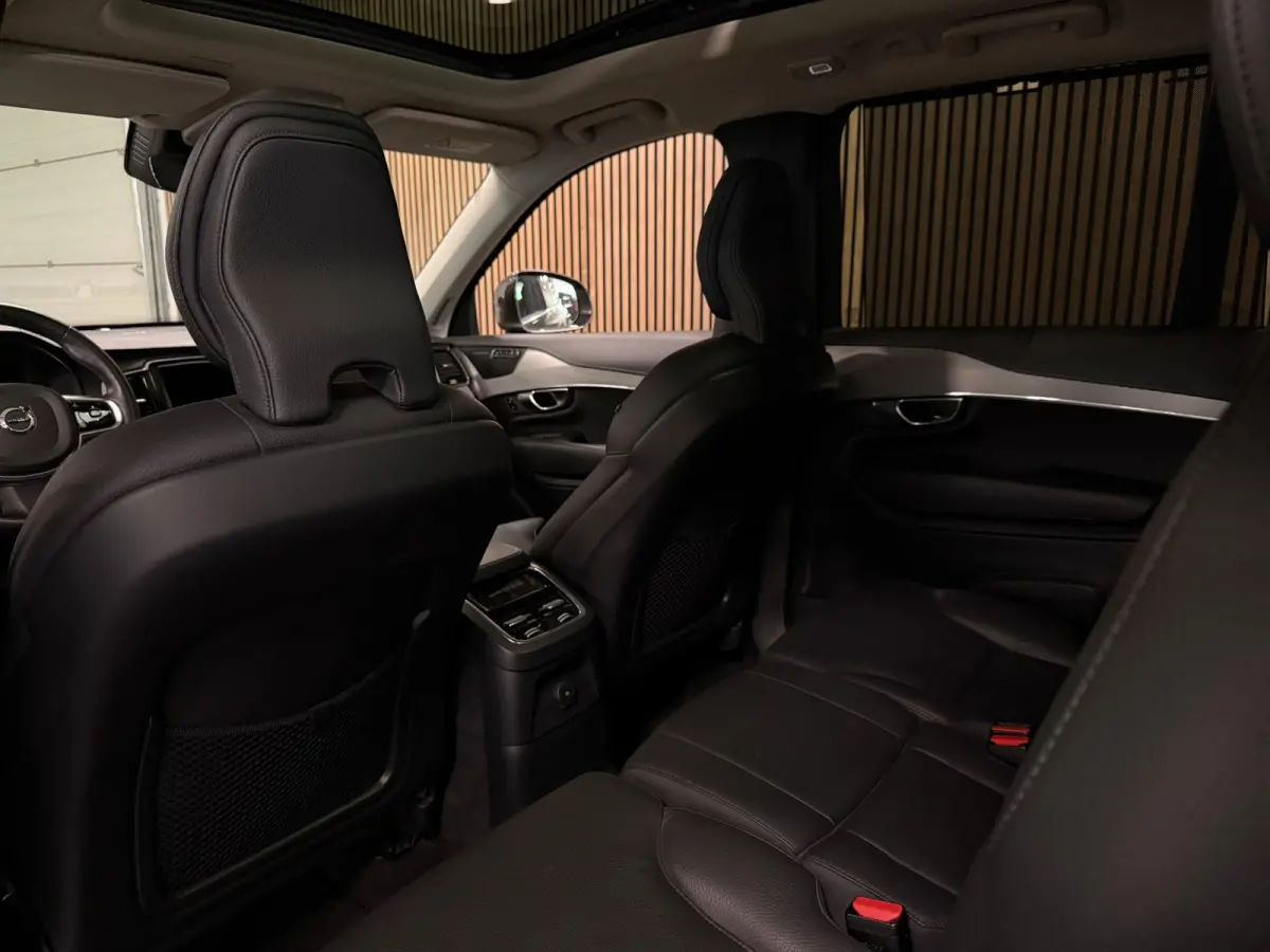 T8 AWD Recharge Plus Bright | Luchtvering | 360° Camera | Harman Kardon | 455pk | Adaptieve Cruise Control | Standkachel met Volvo On Call App | Stoelverwarming voor+achter | Stuurwielverwa