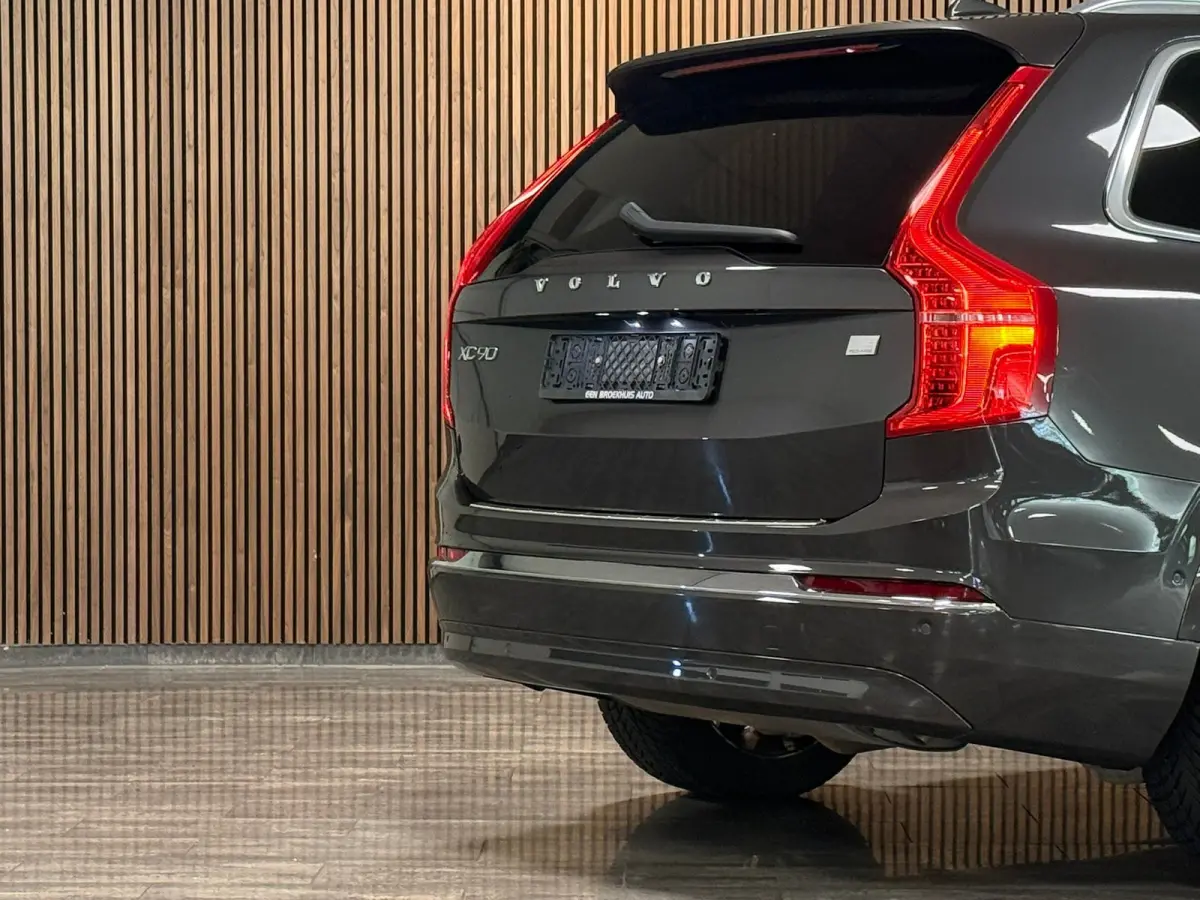 T8 AWD Recharge Plus Bright | Luchtvering | 360° Camera | Harman Kardon | 455pk | Adaptieve Cruise Control | Standkachel met Volvo On Call App | Stoelverwarming voor+achter | Stuurwielverwa