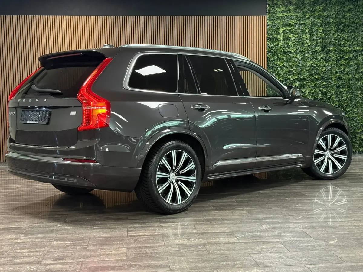 T8 AWD Recharge Plus Bright | Luchtvering | 360° Camera | Harman Kardon | 455pk | Adaptieve Cruise Control | Standkachel met Volvo On Call App | Stoelverwarming voor+achter | Stuurwielverwa