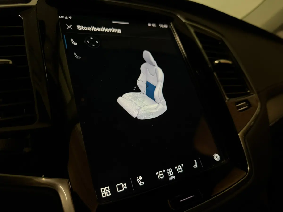 T8 AWD Recharge Plus Bright | Luchtvering | 360° Camera | Harman Kardon | 455pk | Adaptieve Cruise Control | Standkachel met Volvo On Call App | Stoelverwarming voor+achter | Stuurwielverwa