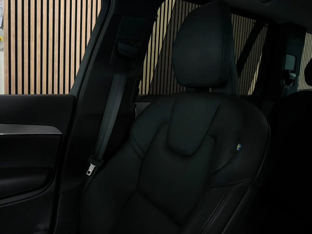 T8 AWD Recharge Plus Bright | Luchtvering | 360° Camera | Harman Kardon | 455pk | Adaptieve Cruise Control | Standkachel met Volvo On Call App | Stoelverwarming voor+achter | Stuurwielverwa