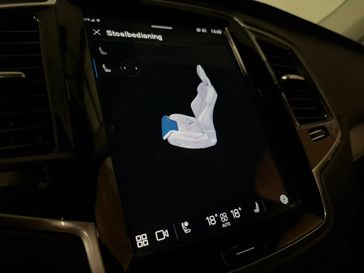 T8 AWD Recharge Plus Bright | Luchtvering | 360° Camera | Harman Kardon | 455pk | Adaptieve Cruise Control | Standkachel met Volvo On Call App | Stoelverwarming voor+achter | Stuurwielverwa