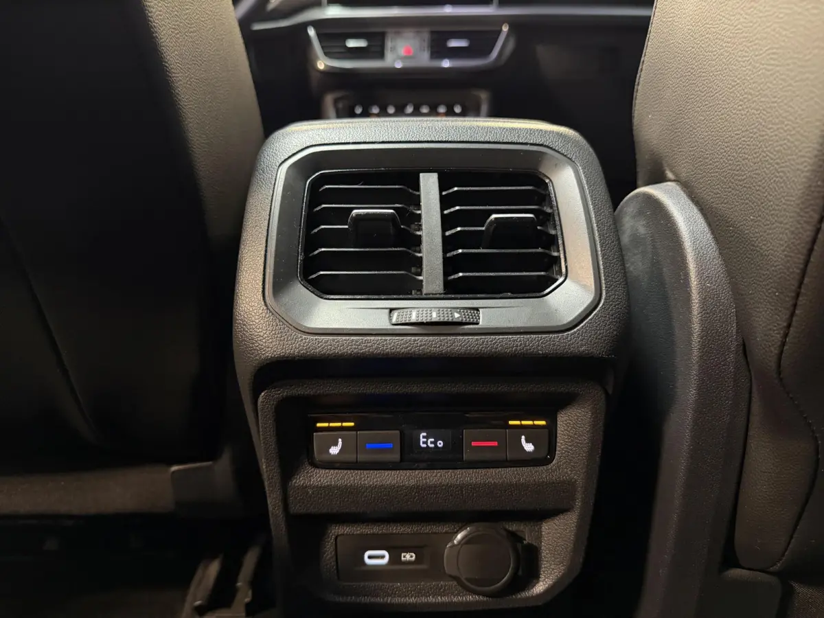 1.4 TSI e-Hybrid PHEV FR Business Intense 20"/Panoramadak/Leder + memory/Trekhaak/360 camera/Keyless/Dodehoek/Elektrische klep/Stuur + stoelverwarming v+a