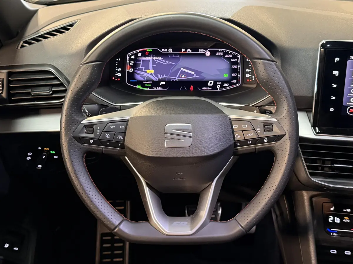 1.4 TSI e-Hybrid PHEV FR Business Intense 20"/Panoramadak/Leder + memory/Trekhaak/360 camera/Keyless/Dodehoek/Elektrische klep/Stuur + stoelverwarming v+a