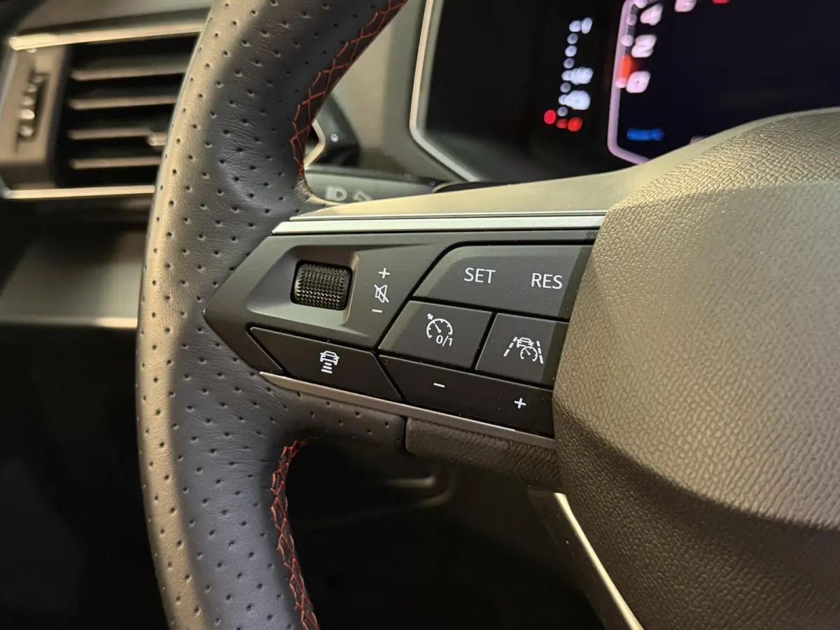1.4 TSI e-Hybrid PHEV FR Business Intense 20"/Panoramadak/Leder + memory/Trekhaak/360 camera/Keyless/Dodehoek/Elektrische klep/Stuur + stoelverwarming v+a