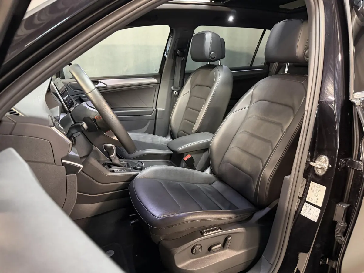 1.4 TSI e-Hybrid PHEV FR Business Intense 20"/Panoramadak/Leder + memory/Trekhaak/360 camera/Keyless/Dodehoek/Elektrische klep/Stuur + stoelverwarming v+a