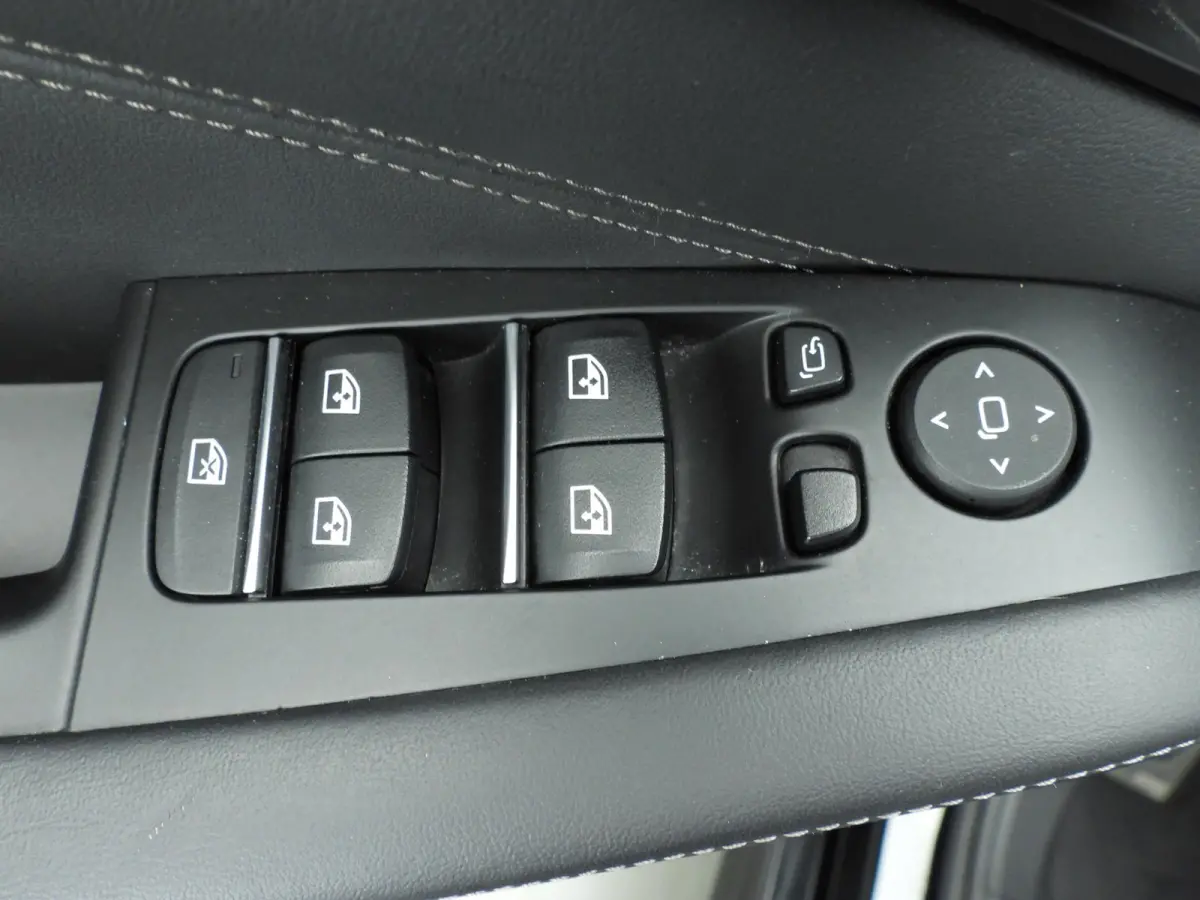 xDrive40i | M-Sportpakket | Laserlicht | Leder | HUD | Active cruise | Panoramadak | Comfortzetels | DAB | Hifi speakers | Alu 22 inch