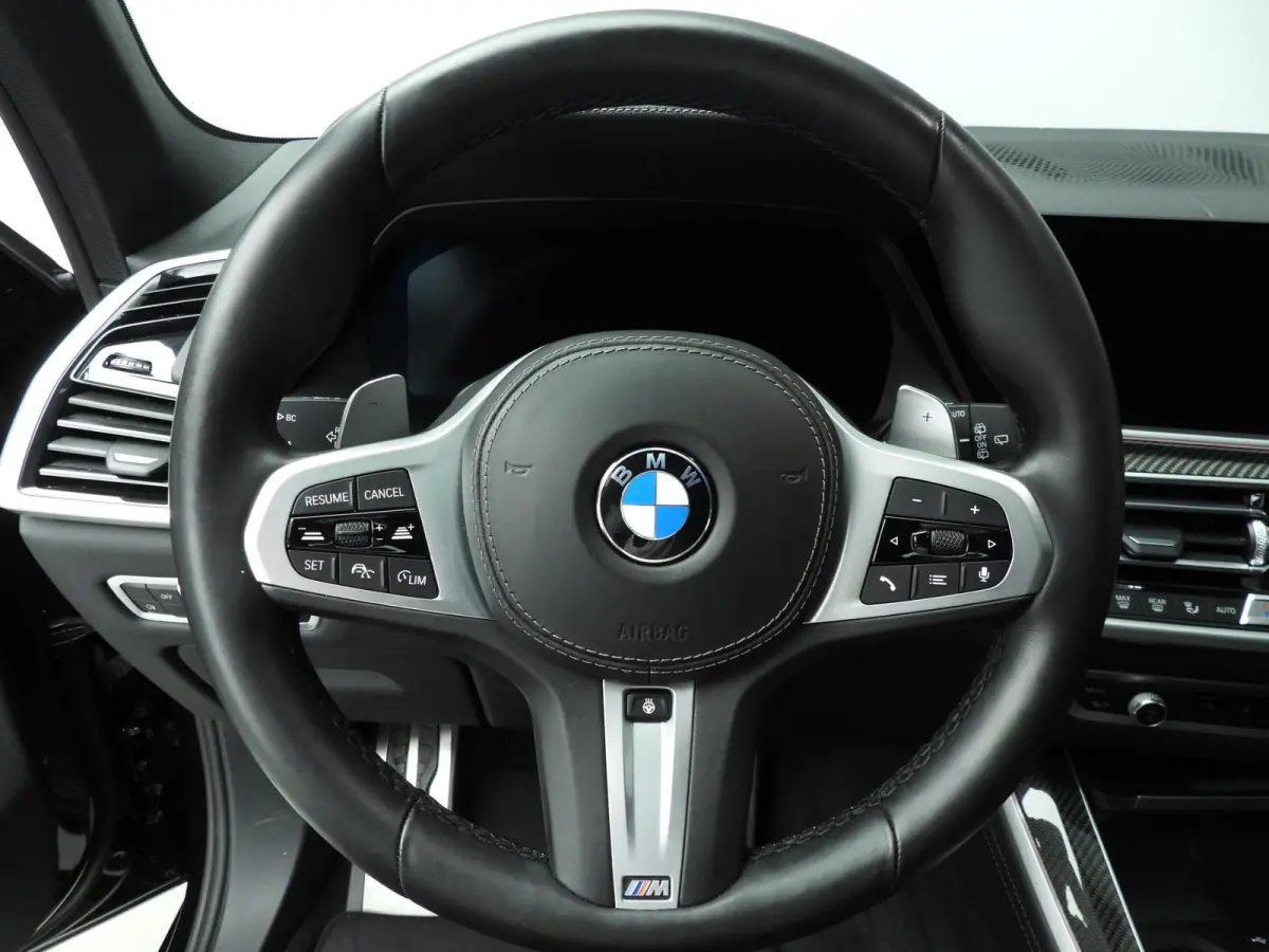 xDrive40i | M-Sportpakket | Laserlicht | Leder | HUD | Active cruise | Panoramadak | Comfortzetels | DAB | Hifi speakers | Alu 22 inch