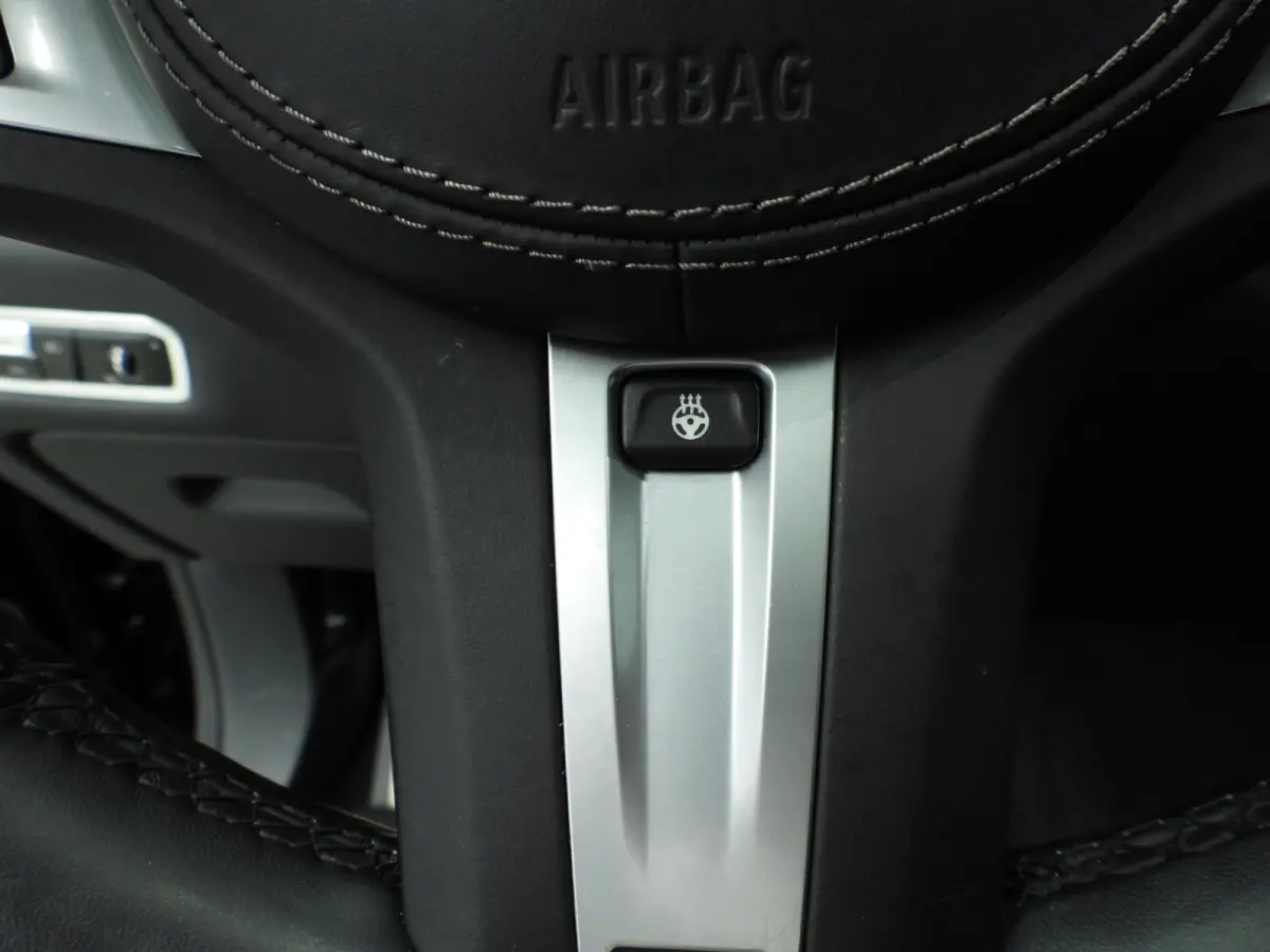 xDrive40i | M-Sportpakket | Laserlicht | Leder | HUD | Active cruise | Panoramadak | Comfortzetels | DAB | Hifi speakers | Alu 22 inch