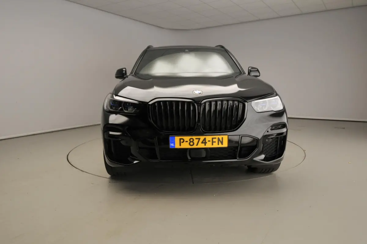 xDrive40i | M-Sportpakket | Laserlicht | Leder | HUD | Active cruise | Panoramadak | Comfortzetels | DAB | Hifi speakers | Alu 22 inch