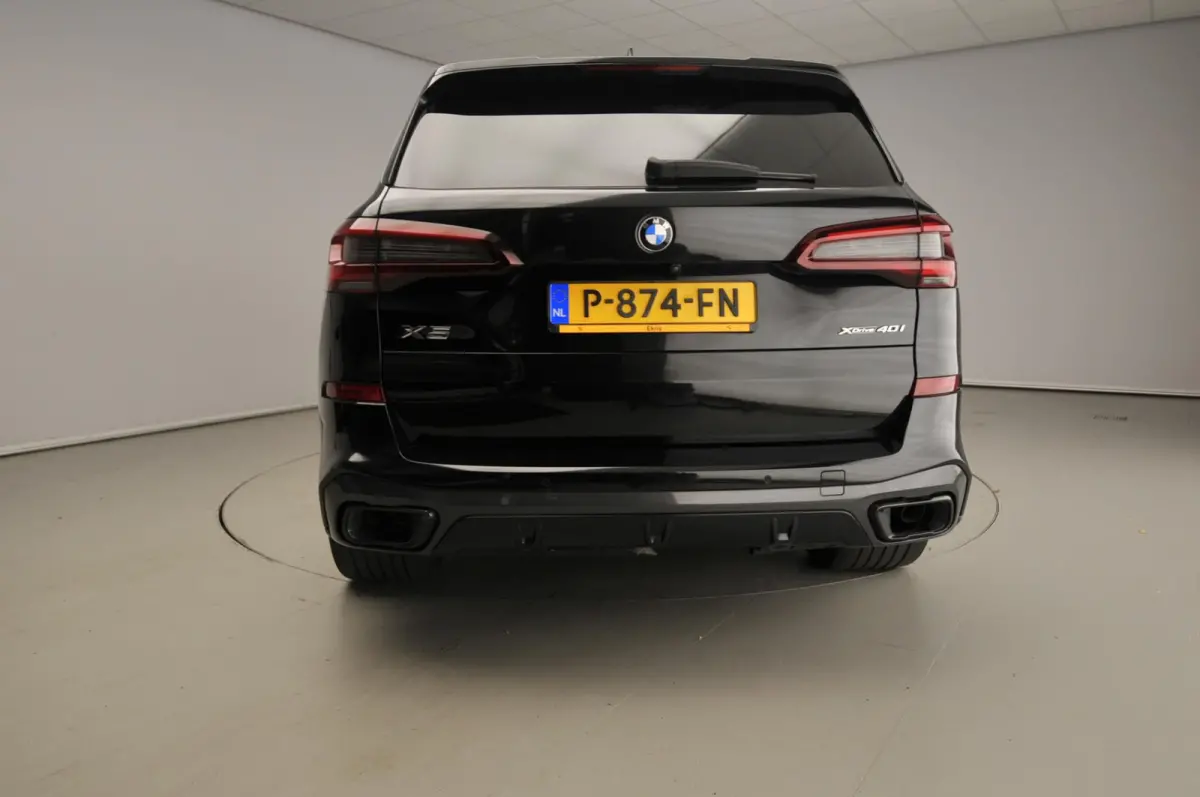 xDrive40i | M-Sportpakket | Laserlicht | Leder | HUD | Active cruise | Panoramadak | Comfortzetels | DAB | Hifi speakers | Alu 22 inch