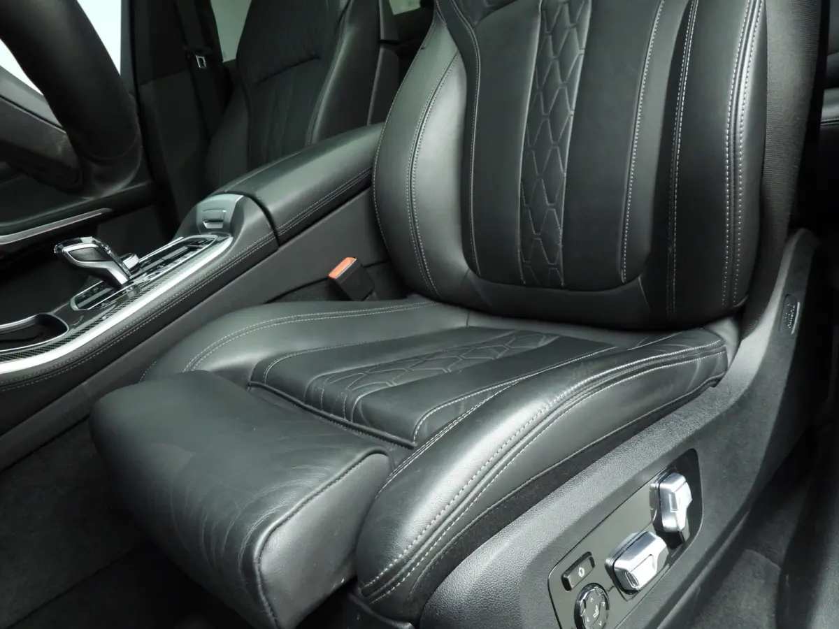 xDrive40i | M-Sportpakket | Laserlicht | Leder | HUD | Active cruise | Panoramadak | Comfortzetels | DAB | Hifi speakers | Alu 22 inch