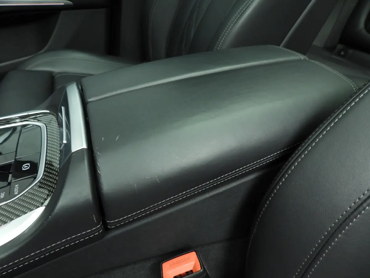 xDrive40i | M-Sportpakket | Laserlicht | Leder | HUD | Active cruise | Panoramadak | Comfortzetels | DAB | Hifi speakers | Alu 22 inch