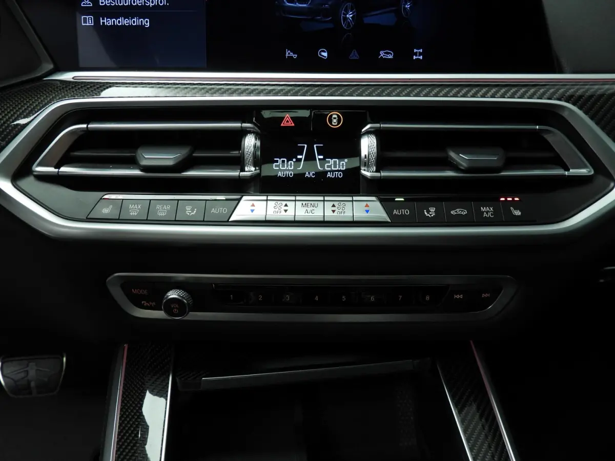 xDrive40i | M-Sportpakket | Laserlicht | Leder | HUD | Active cruise | Panoramadak | Comfortzetels | DAB | Hifi speakers | Alu 22 inch