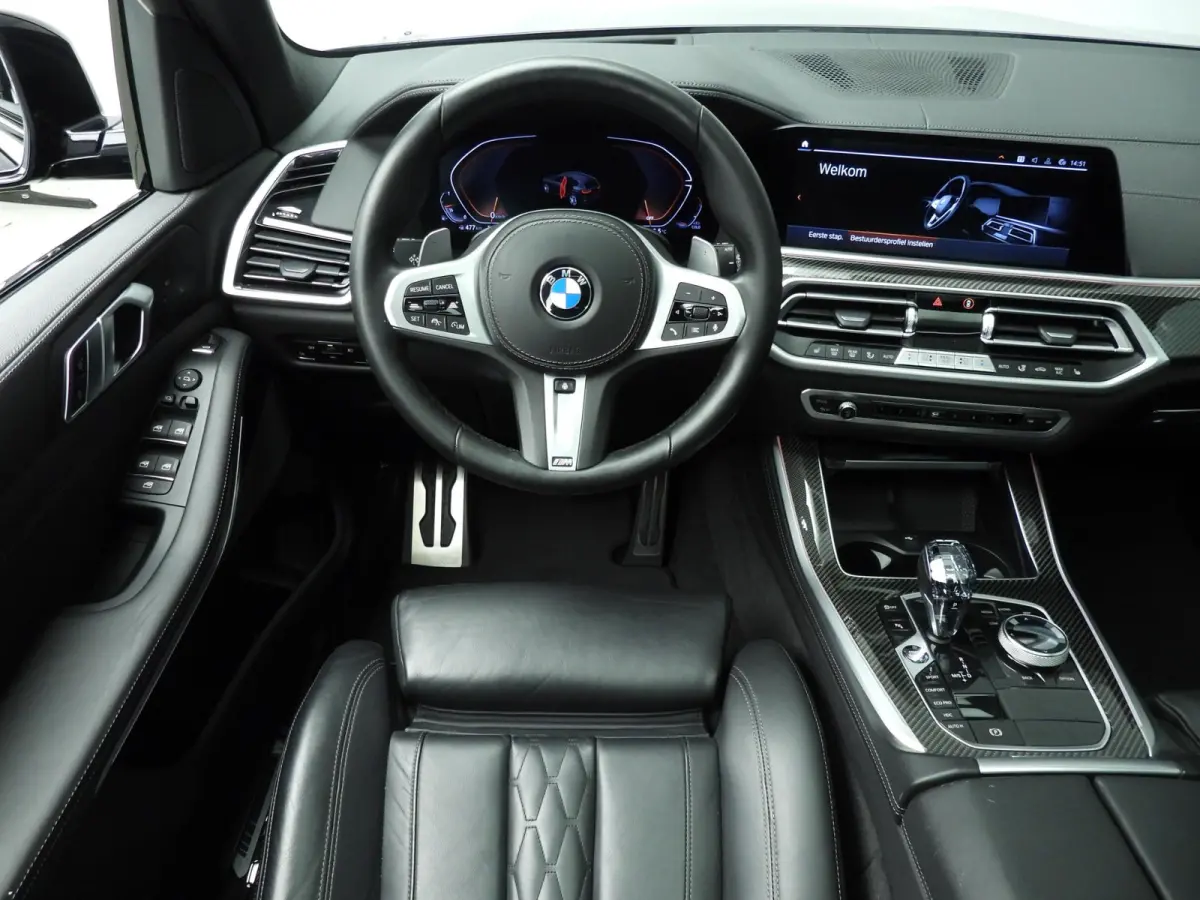 xDrive40i | M-Sportpakket | Laserlicht | Leder | HUD | Active cruise | Panoramadak | Comfortzetels | DAB | Hifi speakers | Alu 22 inch
