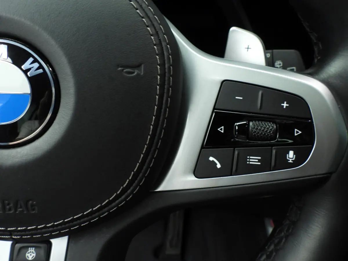 xDrive40i | M-Sportpakket | Laserlicht | Leder | HUD | Active cruise | Panoramadak | Comfortzetels | DAB | Hifi speakers | Alu 22 inch