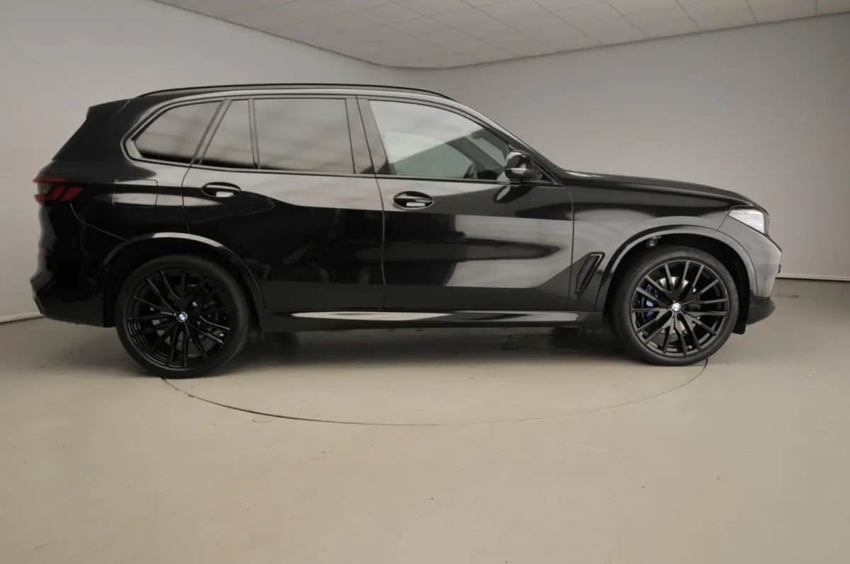 xDrive40i | M-Sportpakket | Laserlicht | Leder | HUD | Active cruise | Panoramadak | Comfortzetels | DAB | Hifi speakers | Alu 22 inch