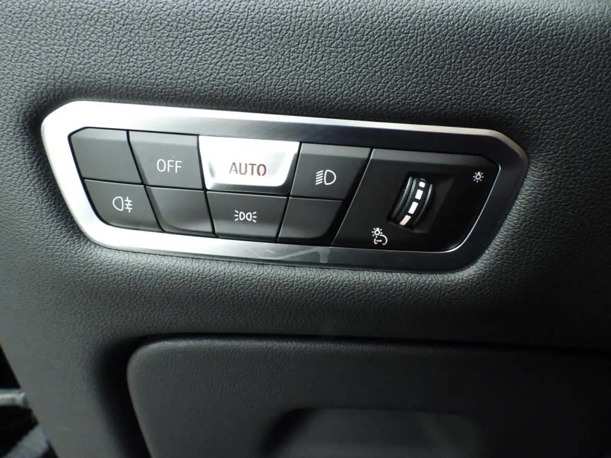 xDrive40i | M-Sportpakket | Laserlicht | Leder | HUD | Active cruise | Panoramadak | Comfortzetels | DAB | Hifi speakers | Alu 22 inch