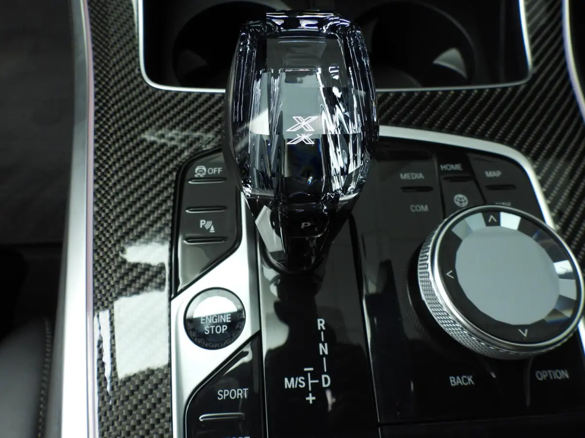 xDrive40i | M-Sportpakket | Laserlicht | Leder | HUD | Active cruise | Panoramadak | Comfortzetels | DAB | Hifi speakers | Alu 22 inch