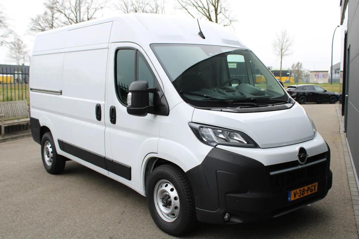 2.2D 180pk S&S L2H2 3.5t | Automaat | Camera | 3-Zits | Parkeersensoren rondom | Winter & zomerset | 25.000km |