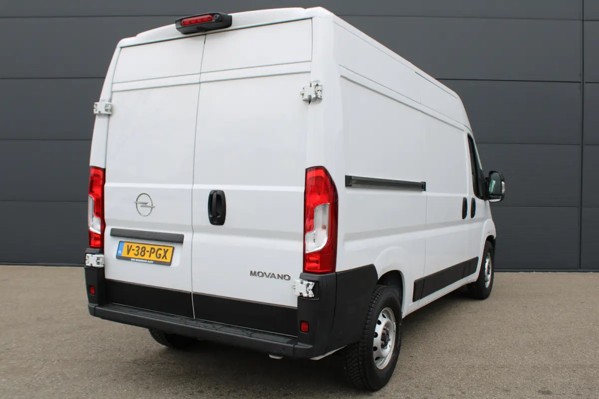 2.2D 180pk S&S L2H2 3.5t | Automaat | Camera | 3-Zits | Parkeersensoren rondom | Winter & zomerset | 25.000km |
