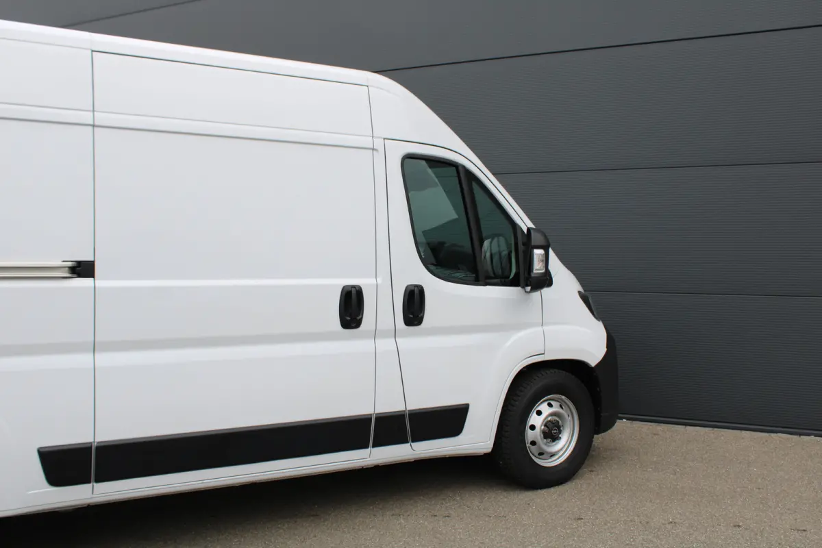 2.2D 180pk S&S L2H2 3.5t | Automaat | Camera | 3-Zits | Parkeersensoren rondom | Winter & zomerset | 25.000km |