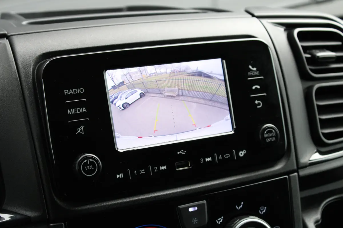 2.2D 180pk S&S L2H2 3.5t | Automaat | Camera | 3-Zits | Parkeersensoren rondom | Winter & zomerset | 25.000km |