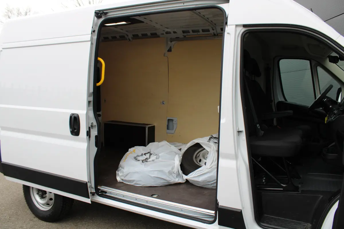 2.2D 180pk S&S L2H2 3.5t | Automaat | Camera | 3-Zits | Parkeersensoren rondom | Winter & zomerset | 25.000km |