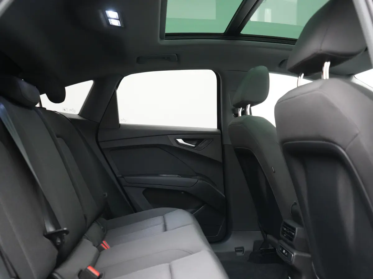 40 Advanced edition 82 kWh 204pk Dealer O.H. | Panodak | Adaptive Cruise | Camera | Keyless | Apple Carplay | Stoelverwarming | Navigatie | DAB | Virtual Cockpit | 19"L.M |