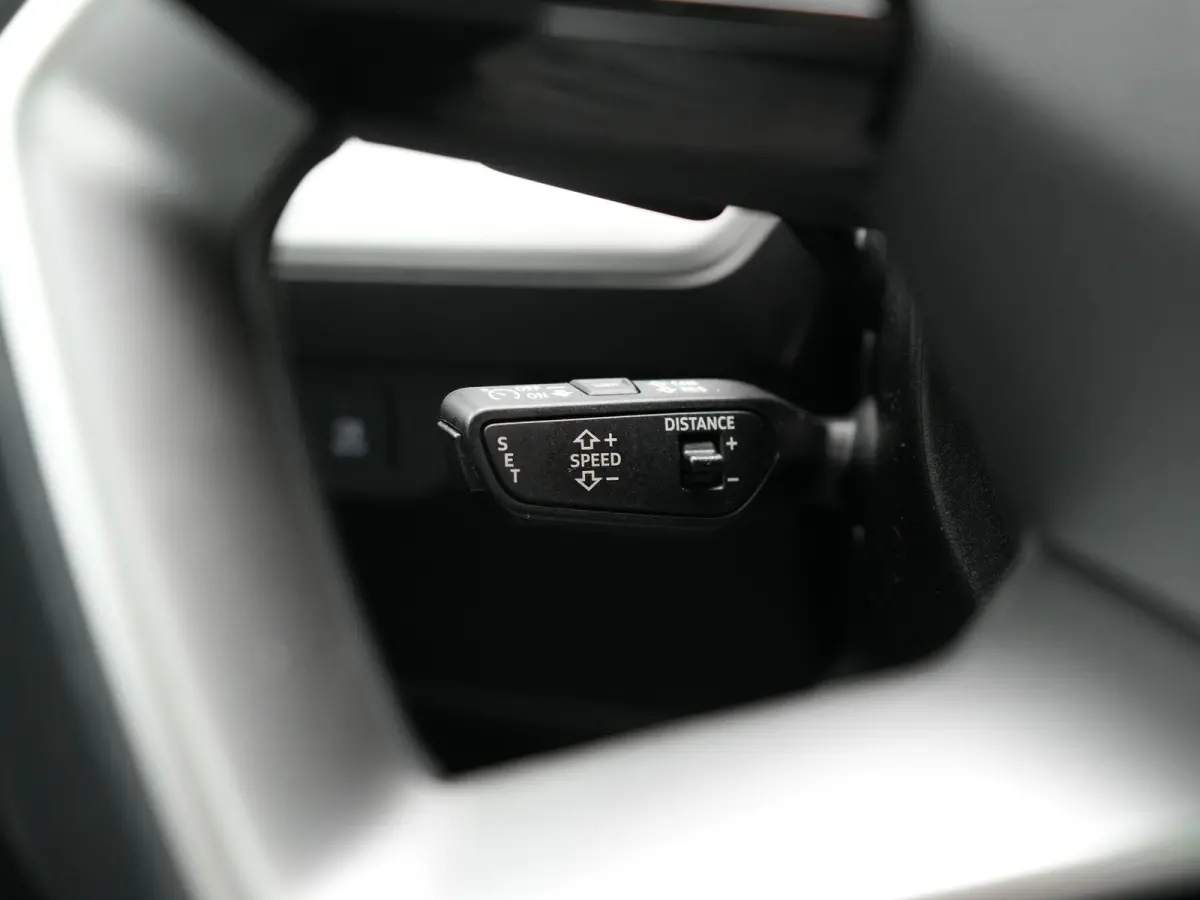 40 Advanced edition 82 kWh 204pk Dealer O.H. | Panodak | Adaptive Cruise | Camera | Keyless | Apple Carplay | Stoelverwarming | Navigatie | DAB | Virtual Cockpit | 19"L.M |