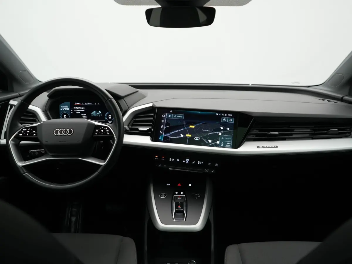 40 Advanced edition 82 kWh 204pk Dealer O.H. | Panodak | Adaptive Cruise | Camera | Keyless | Apple Carplay | Stoelverwarming | Navigatie | DAB | Virtual Cockpit | 19"L.M |
